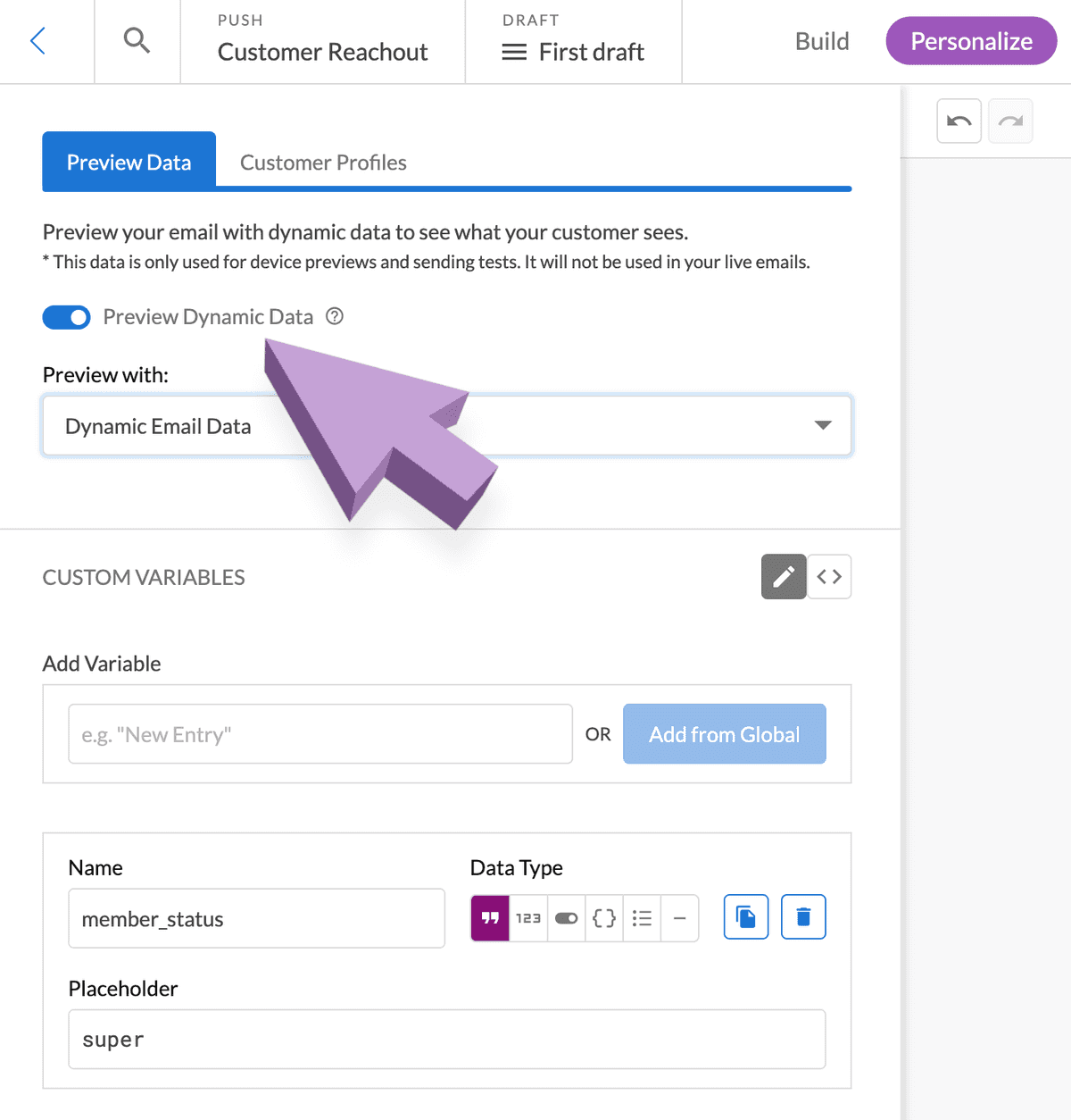 Arrow pointing to the preview dynamic data tab in the push notification builder